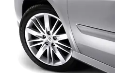 2008-Renault-Laguna-GT-17.webp