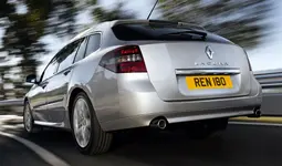 2008-Renault-Laguna-GT-11.webp
