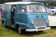 800px-Renault_Estafette_rhd_1966_reg.webp