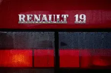 RENAULT-19-16s-3213.webp