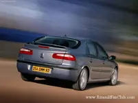 Renault-Laguna_2.0_T_2002_2.webp