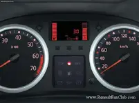Renault-Clio_1.6_16V_2004_2.webp