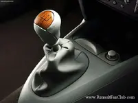 Renault-Clio_1.6_16V_2004_3.webp