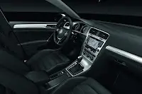 2013-Volkswagen-Golf-7-Interior-9.webp