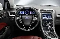 2013-Ford-Mondeo-Interior-1.webp