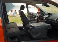 2013-Ford-B-MAX-MPV-Interior-New-2.webp