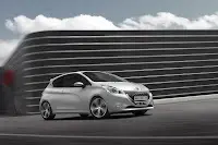 2013-Peugeot-208-GTi-15.webp