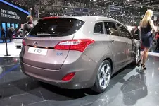 2013-Hyundai-i30-Wagon-5.webp