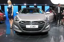 2013-Hyundai-i30-Wagon-6.webp