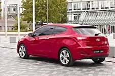 2013-Hyundai-i30-Thee-Door-Hatchback-2.webp