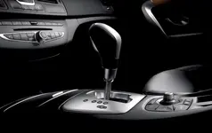 2011-renault-laguna-hatch-gt-line-01.webp
