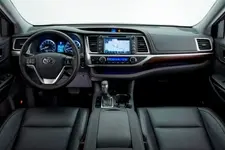 14_toyota_highlander_front_interior_detail_600_001.webp 14_toyota_highlander_front_interior_detail_600_001.webp