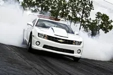 copo-camaro-goes-to-limited-production_100385050_l.webp