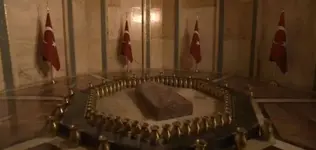 -ataturk-mustafa-kemal-dolmabahce-1395276764439971.webp