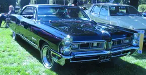Prix_(Auto_classique_Salaberry-De-Valleyfield_'11).webp