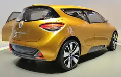 ard_Renault-R-Space-MPV-Study-40.webp