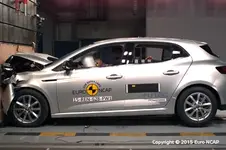 renault_megane_2015_fw-media-gallery.webp