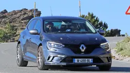 2018-renault-megane-rs-spy-photo.webp